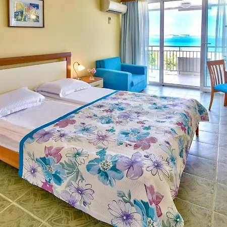 Laguna 4*