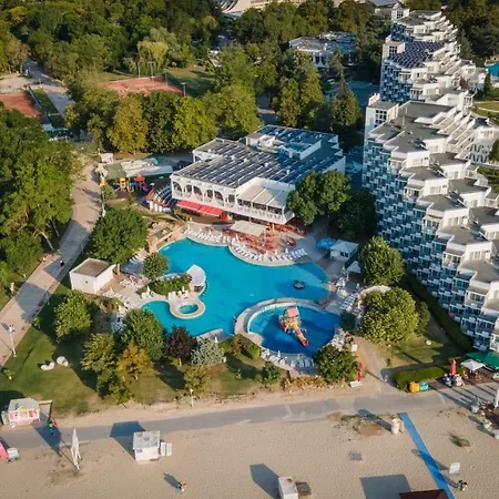 Laguna 4*