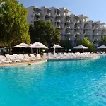 Laguna 4*